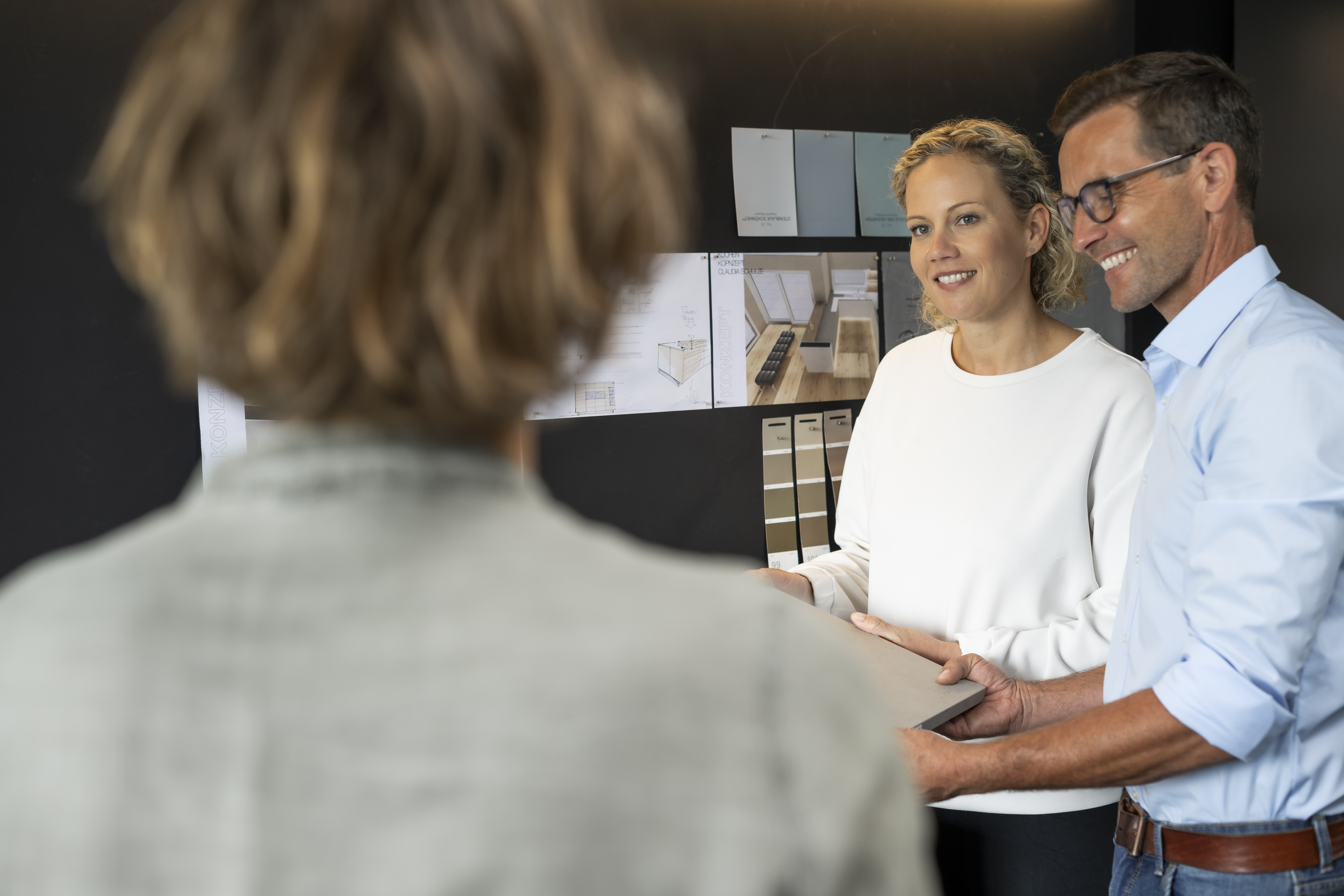 Beratungsgespräch Küchenkauf Menschen