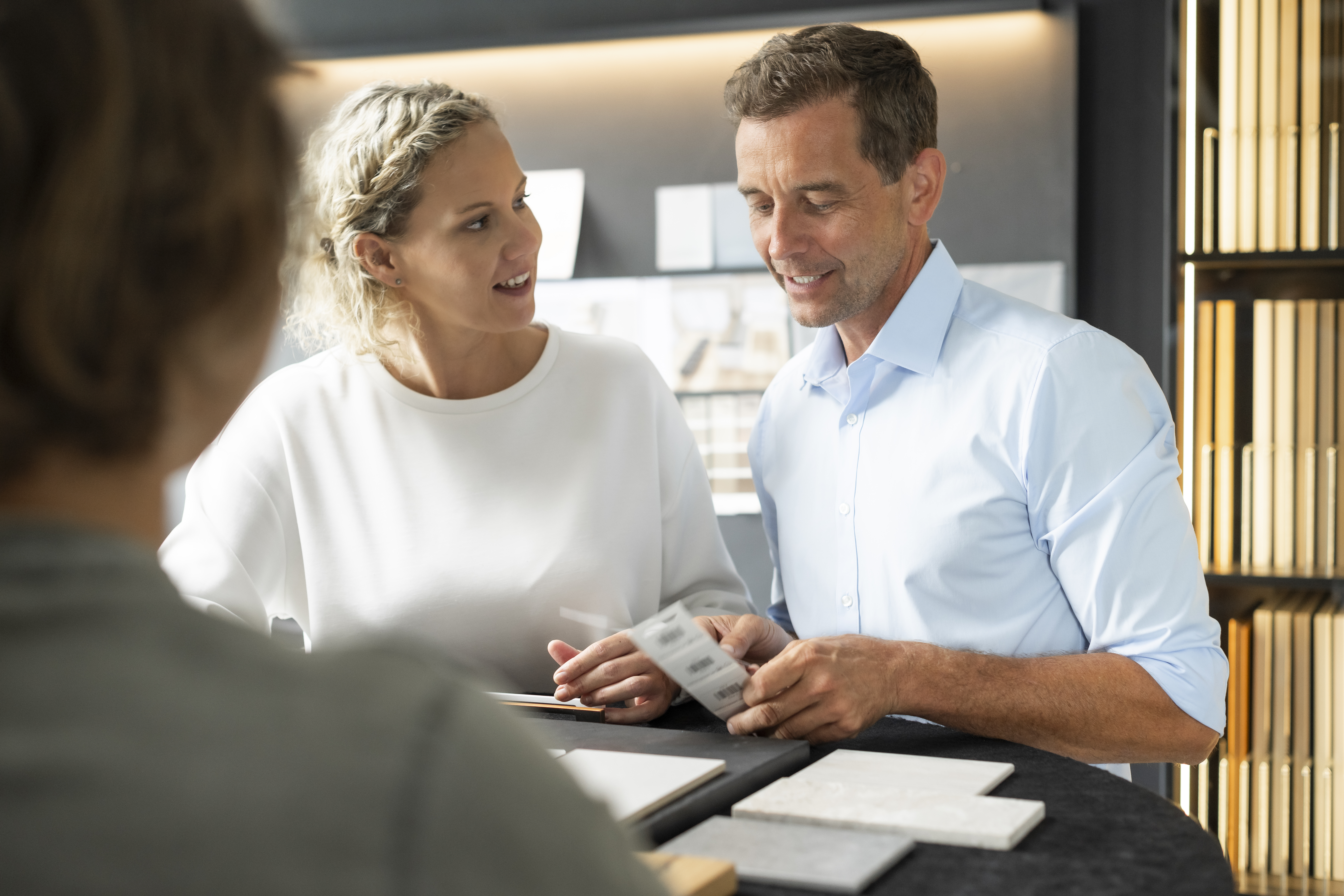 Beratungsgespräch Küchenkauf Menschen