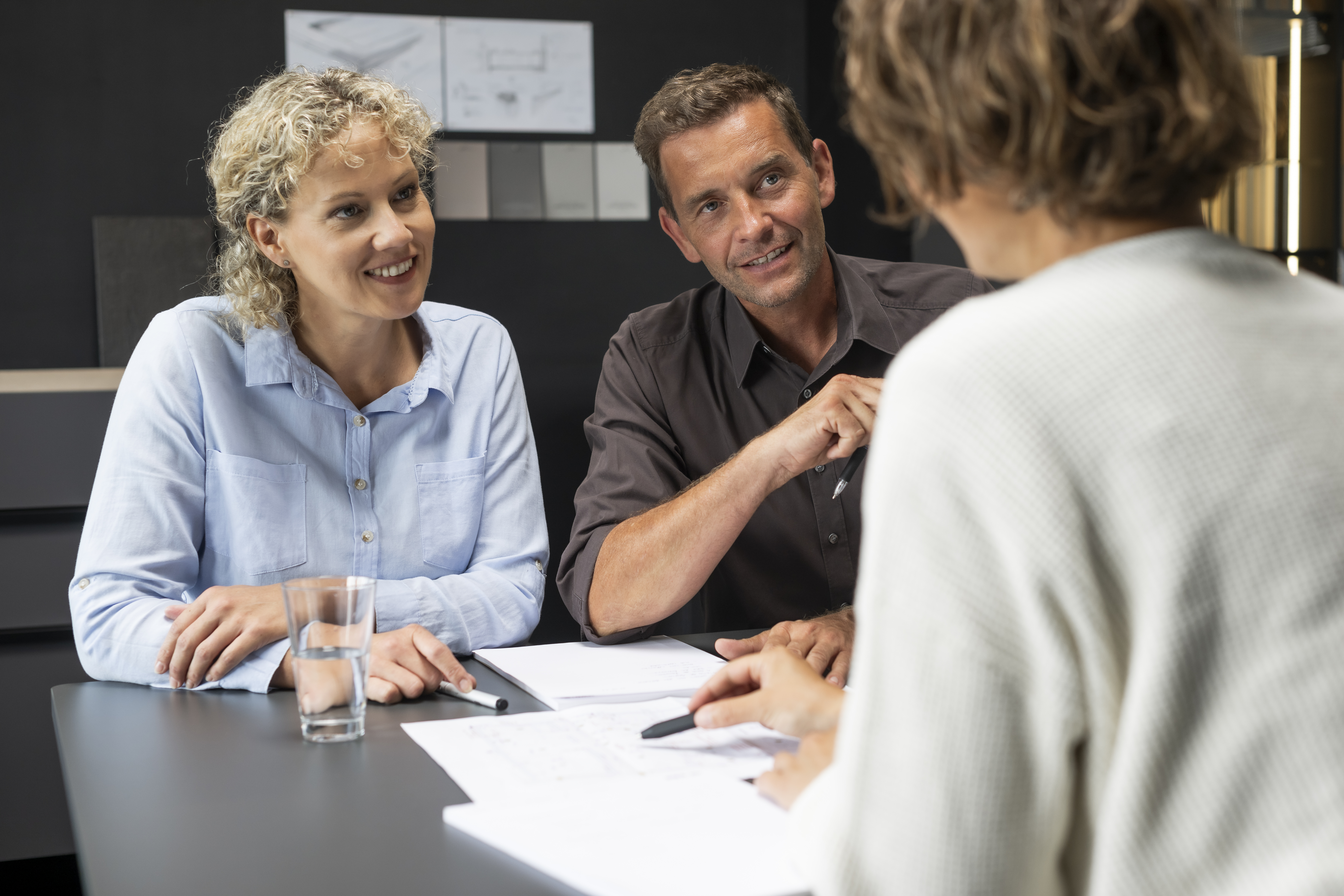 Beratungsgespräch Küchenkauf Menschen